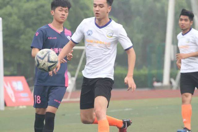 他是中国男篮的传奇，退休两年59岁老态已显，儿女已成为他的骄傲